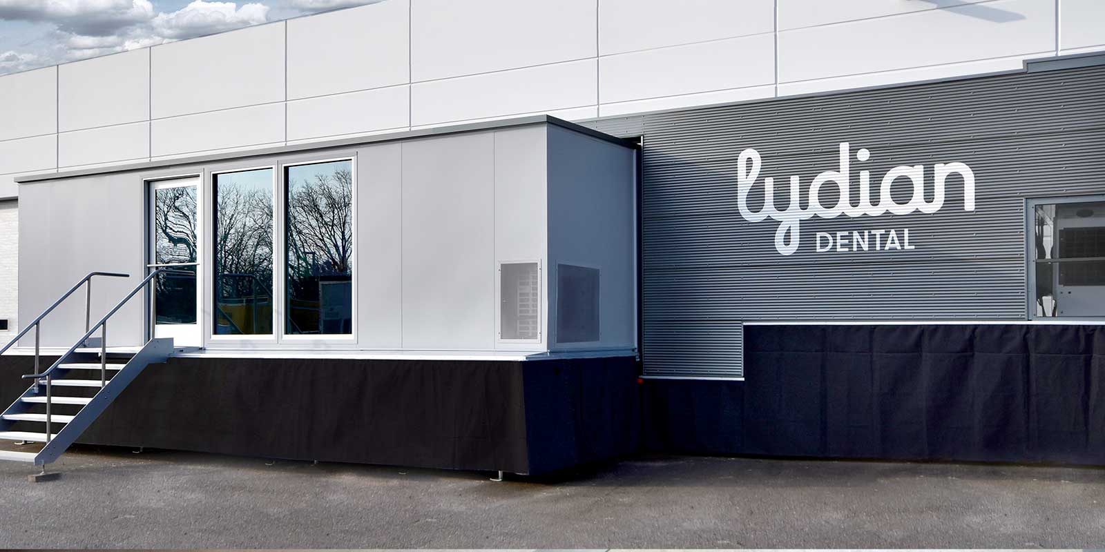 EXTERIOR DESIGNED TO LOOK MORE LIKE A BUILDING THAN A TRAILER